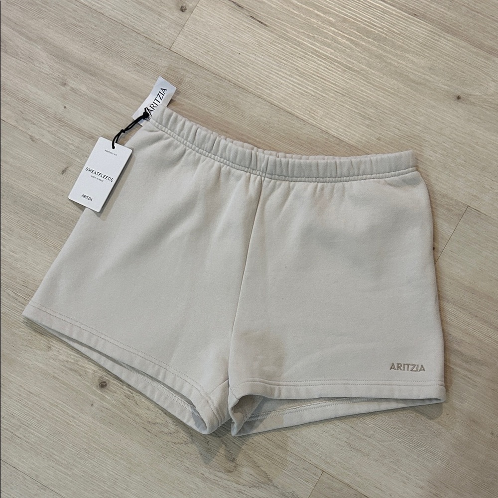 NWT Aritzia Cozy Sweatfleece Perfect Hi-Rise Mini Short matte pearl